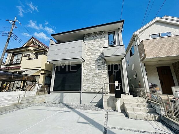 【現地外観写真】たっぷりの陽光と心地よい風が舞い込む住まい