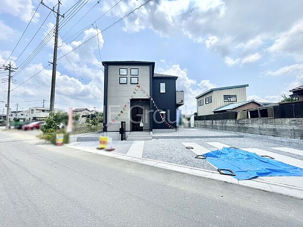 【前面道路含む現地写真】前面道路はきちんと整備されています  