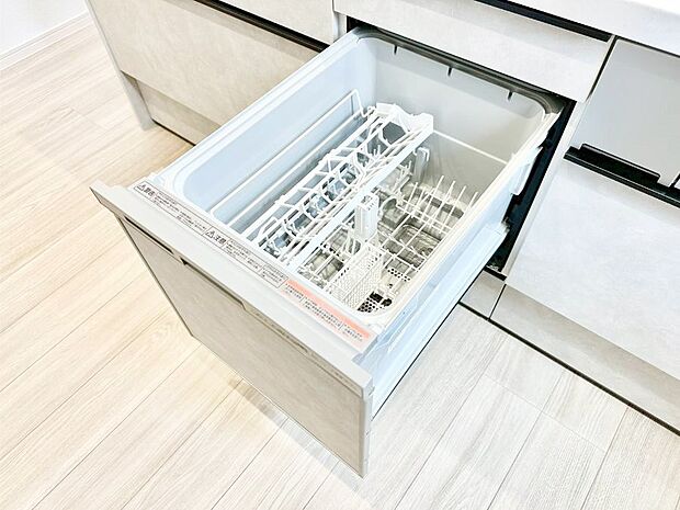 【その他設備(食洗機)】面倒なお片づけは食洗機にお任せ！家事の負担が減って、時間にも気持ちにもゆとりができます。