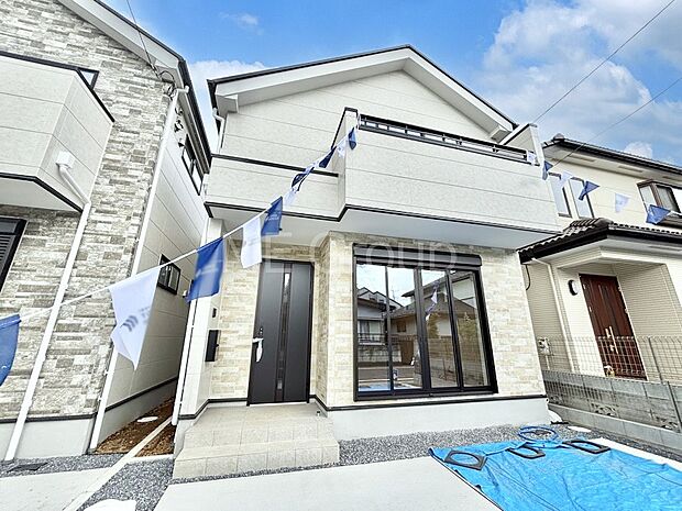 【現地外観写真】たっぷりの陽光と心地よい風が舞い込む住まい