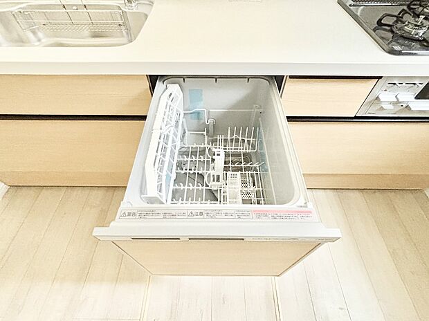 【その他設備(食洗機)】面倒なお片づけは食洗機にお任せ！家事の負担が減って、時間にも気持ちにもゆとりができます。