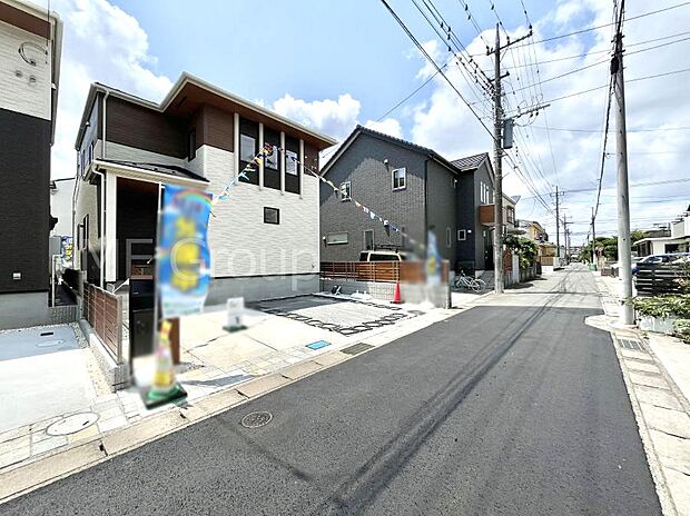 【前面道路含む現地写真】前面道路はきちんと整備されています  