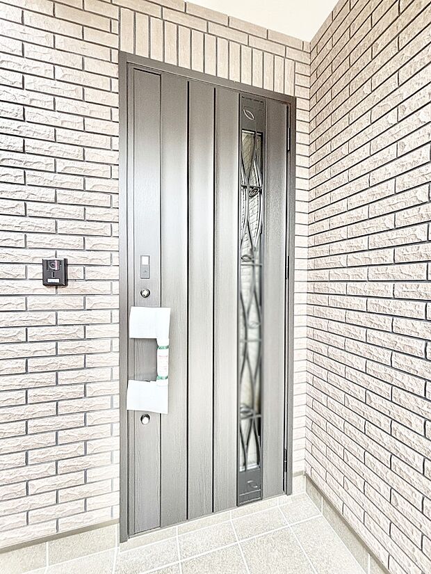 【玄関】シンプルで落ち着いた雰囲気の玄関周り