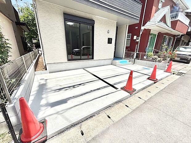 【駐車場】生活に欠かせない駐車スペース。