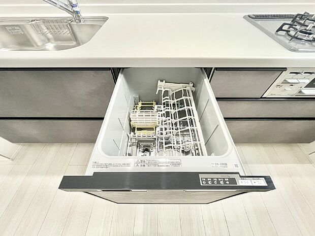 【その他設備(食洗機)】面倒なお片づけは食洗機にお任せ！家事の負担が減って、時間にも気持ちにもゆとりができます。