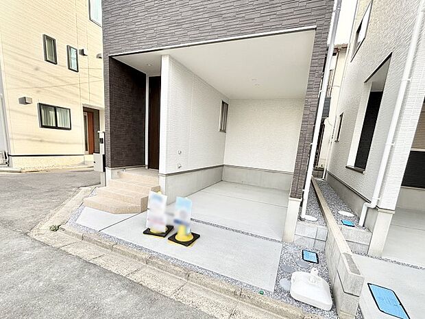 【駐車場】ビルトインタイプは大切なお車を傷や汚れから守ることができます。