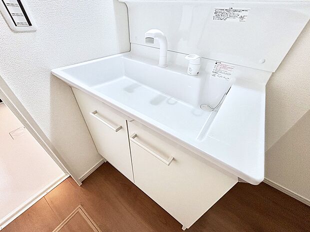 【その他設備(ハンドシャワー水栓)】ハンドシャワー付き!使いやすい洗面台。