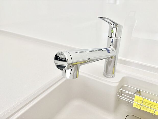 【その他設備(浄水器)】いつでも清潔なおいしいお水を。一つの水栓で水道水と浄水を使い分け。