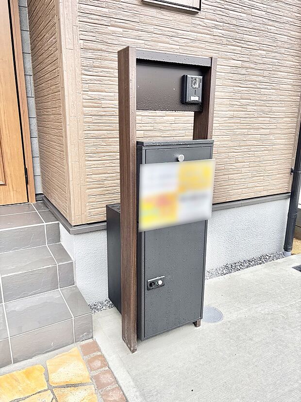 【その他現地】表札・インターホン・ポストをひとつに集約