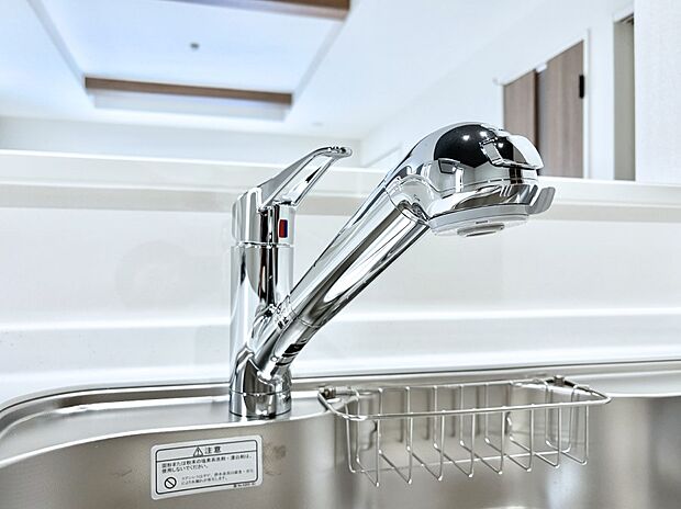 【その他設備(浄水器)】いつでも清潔なおいしいお水を。一つの水栓で水道水と浄水を使い分け。