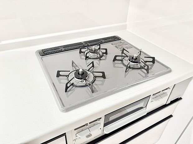 【その他設備(ガスコンロ)】三口ガスコンロでお料理が一気にはかどりそう  