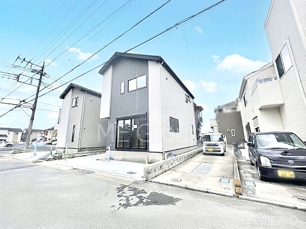 【前面道路含む現地写真】前面道路はきちんと整備されています  