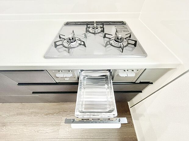 【その他設備(ガスコンロ)】三口ガスコンロでお料理が一気にはかどりそう  