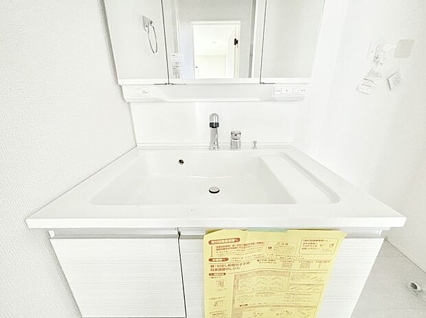 【その他設備(ハンドシャワー水栓)】ハンドシャワー付き!使いやすい洗面台。