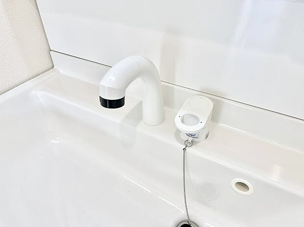 【その他設備(ハンドシャワー水栓)】ハンドシャワー付き!使いやすい洗面台。