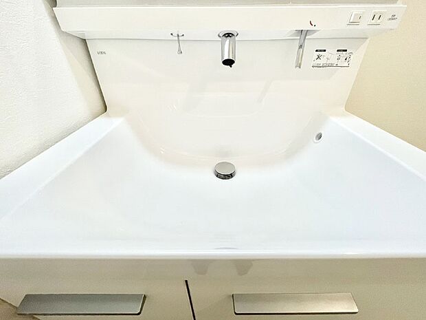 【その他設備(ハンドシャワー水栓)】ハンドシャワー付き！使いやすい洗面台。