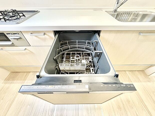 【その他設備(食洗機)】面倒なお片づけは食洗機にお任せ！家事の負担が減って、時間にも気持ちにもゆとりができます。