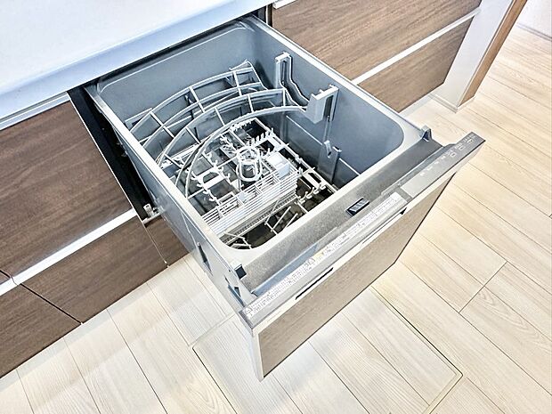 【その他設備(食洗機)】面倒なお片づけは食洗機にお任せ！家事の負担が減って、時間にも気持ちにもゆとりができます。