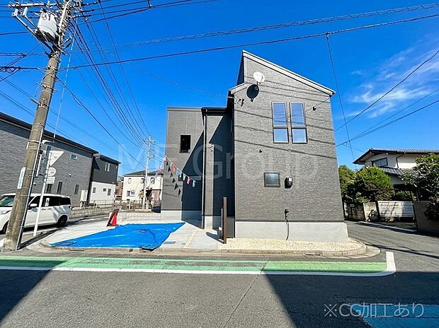 【現地外観写真】たっぷりの陽光と開放感に包まれる明るい住まい