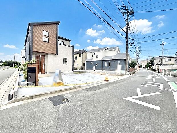 【前面道路含む現地写真】前面道路はきちんと整備されています  