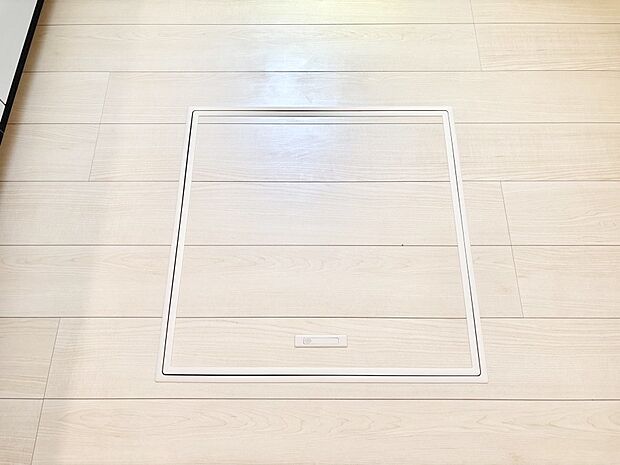 【その他設備(床下収納)】床下収納付き!日用品・非常用品の収納にも大活躍。