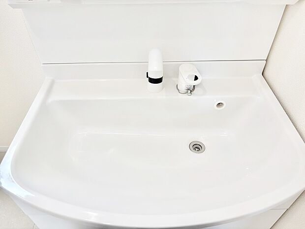 【その他設備(ハンドシャワー水栓)】ハンドシャワー付き!使いやすい洗面台。
