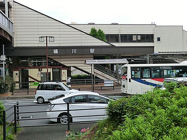 高崎線桶川駅(約1,440m・徒歩18分)