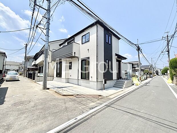 【前面道路含む現地写真】陽光と開放感に恵まれた角地。ここから始まる新生活を応援いたします！