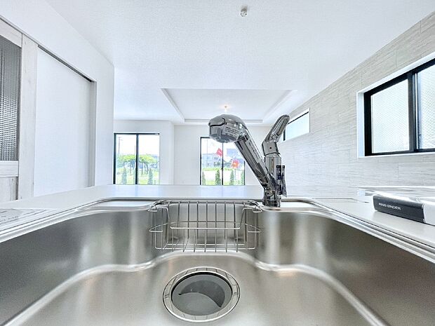 【その他設備(浄水器)】いつでも清潔なおいしいお水を。一つの水栓で水道水と浄水を使い分け。