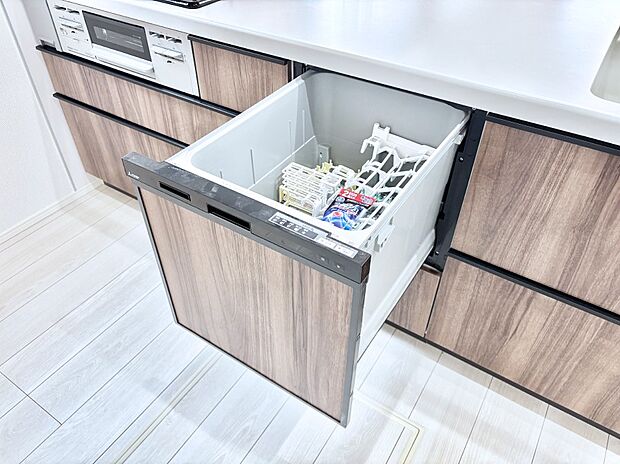 【その他設備(食洗機)】面倒なお片づけは食洗機にお任せ!家事の負担が減って、時間にも気持ちにもゆとりができます。