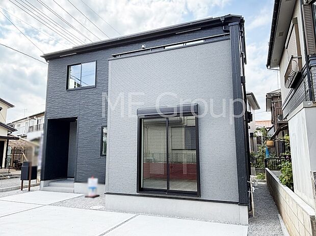 【現地外観写真】たっぷりの陽光と心地よい風が舞い込む住まい