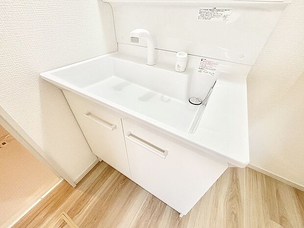 【その他設備(ハンドシャワー水栓)】ハンドシャワー付き!使いやすい洗面台。