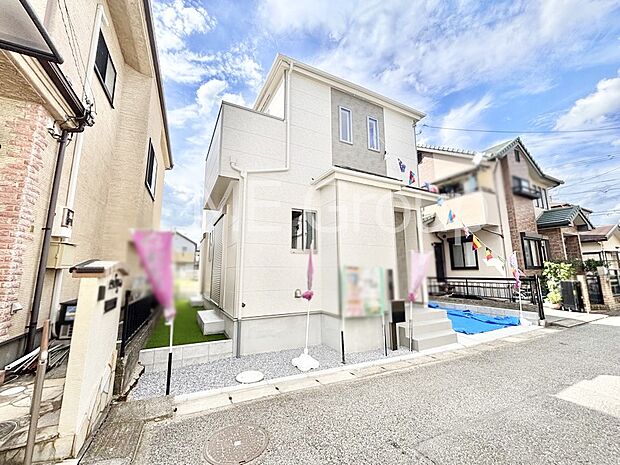 【現地外観写真】たっぷりの陽光と心地よい風が舞い込む住まい