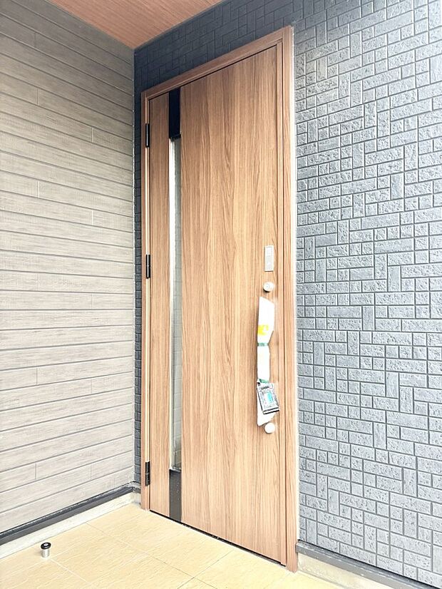 【玄関】大切な家族、来客を出迎える玄関。