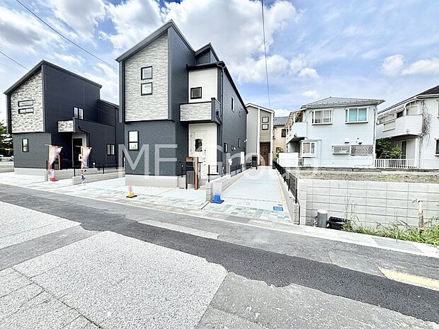 【前面道路含む現地写真】堂々完成！！ ここから始まる新生活を応援いたします！ 