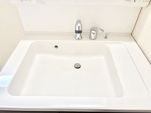 【その他設備(ハンドシャワー水栓)】ハンドシャワー付き!使いやすい洗面台。