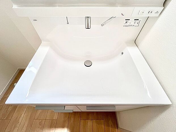 【その他設備(ハンドシャワー水栓)】ハンドシャワー付き!使いやすい洗面台。