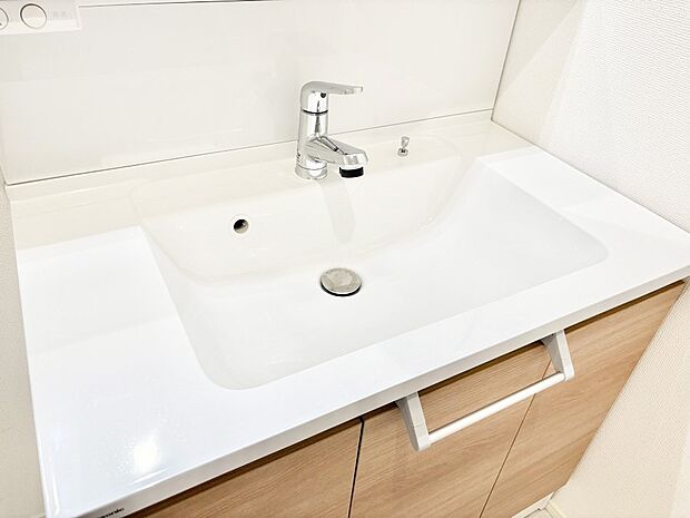 【その他設備(ハンドシャワー水栓)】ハンドシャワー付き!使いやすい洗面台。