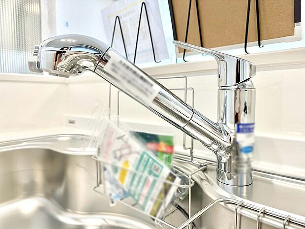【その他設備(浄水器)】いつでも清潔なおいしいお水を。一つの水栓で水道水と浄水を使い分け。