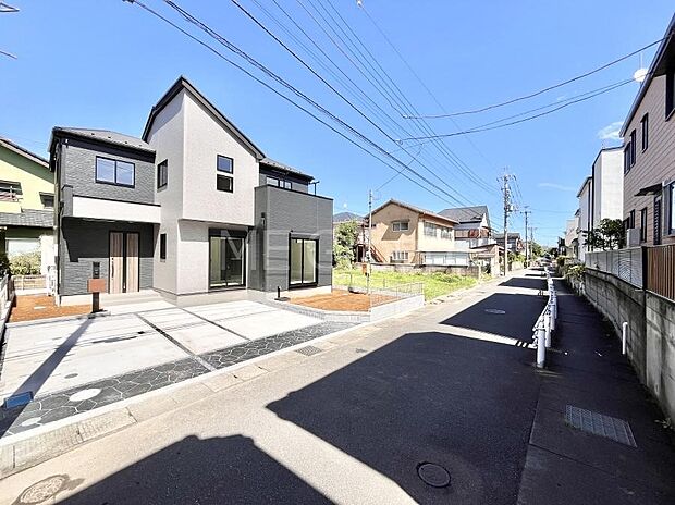 【前面道路含む現地写真】堂々完成！！ ここから始まる新生活を応援いたします！ 