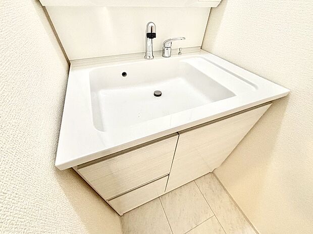 【その他設備(ハンドシャワー水栓)】ハンドシャワー付き!使いやすい洗面台。