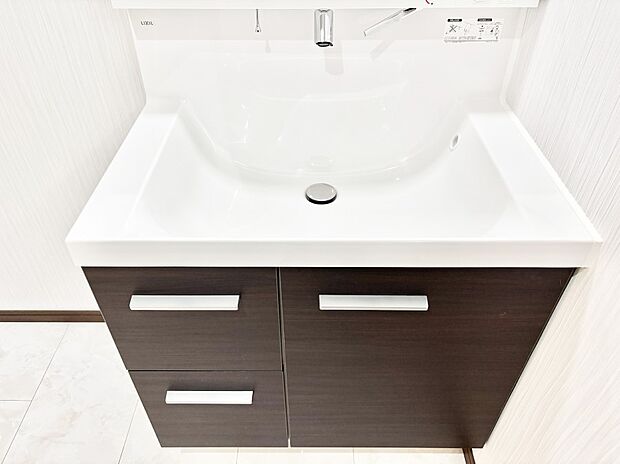 【その他設備(ハンドシャワー水栓)】ハンドシャワー付き！使いやすい洗面台。