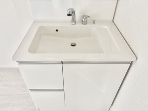 【その他設備(ハンドシャワー水栓)】ハンドシャワー付き!使いやすい洗面台。