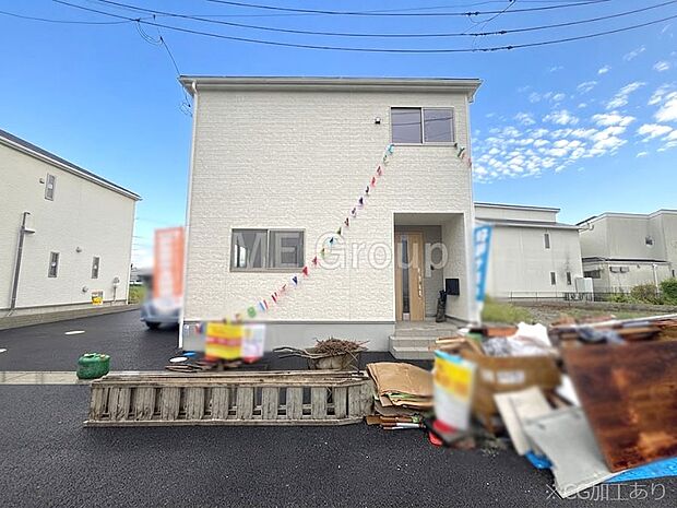 【現地外観写真】洗練された外観、上質な住空間が広がる室内は永く安心して過ごせる住居です。