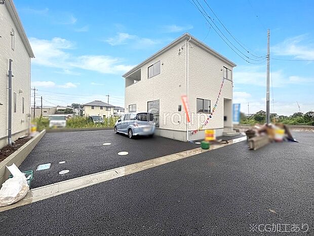 【前面道路含む現地写真】前面道路はきちんと整備されています