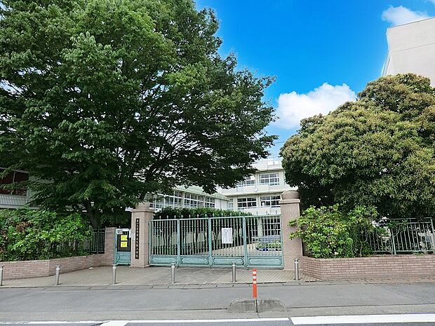 さいたま市立大久保小学校(約800m)