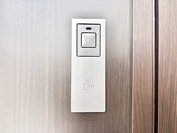 【玄関】ラクラク開錠！スマートコントロールキー。