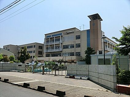 草加市立西町小学校 650m