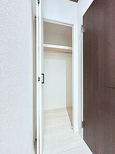 その他設備(玄関ホール収納)