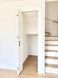 その他設備(リビング収納)